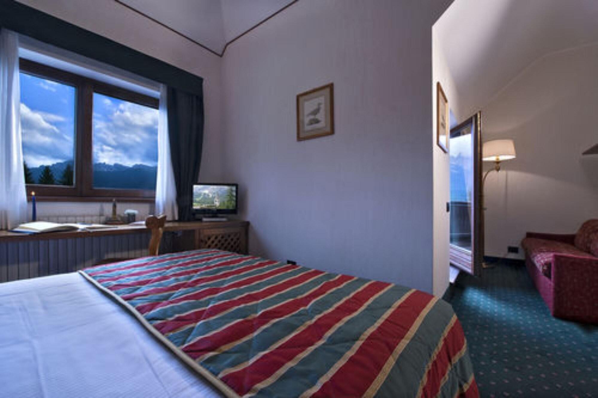 Boutique Hotel Villa Blu Cortina dʼAmpezzo Exterior foto
